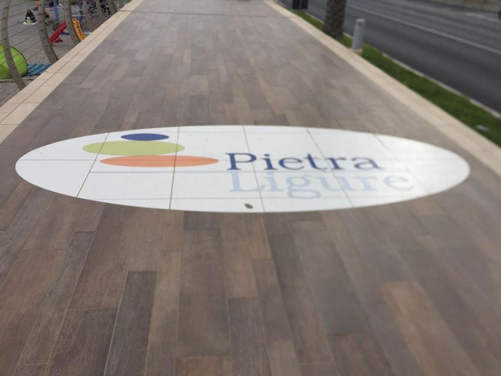 Appartamento Stella Marina In Pieno Centro Di Pietra Ligure Sulla Passeggiata E A Un Passo Dal Mare Bagian luar foto